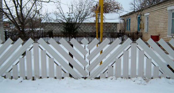 Декоративный забор из дерева