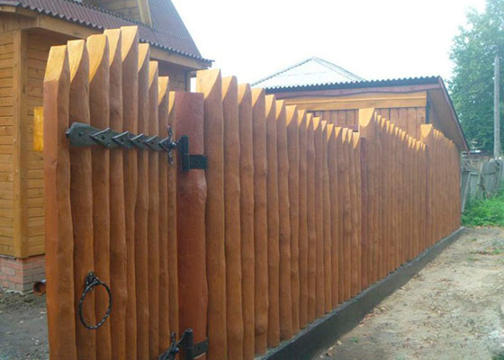 Декоративный забор из дерева