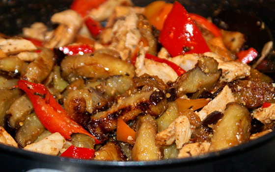 Баклажаны с курицей: приготовление блюд