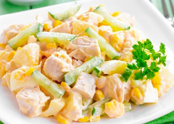 Салат с курицей и кукурузой - на любой вкус: рецепт с фото и видео